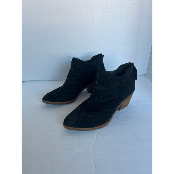 Sofft Black Suede Laser Cutout Westwood II Block Heel Back Zip Ankle Boots Sz 8M - Picture 1 of 10